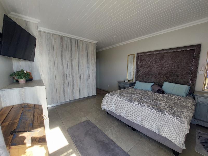 5 Bedroom Property for Sale in Da Gama Bay Western Cape